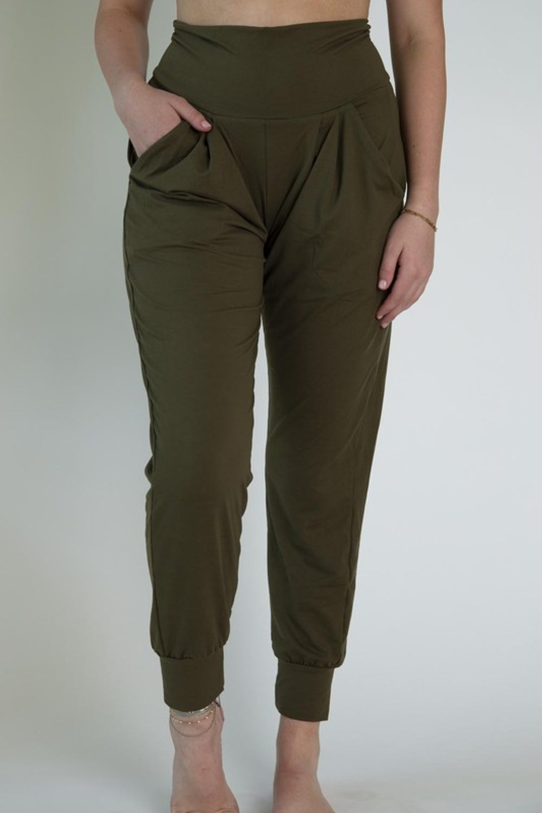 Studio|Luxe Yogi Harem Pants In Dark Olive
