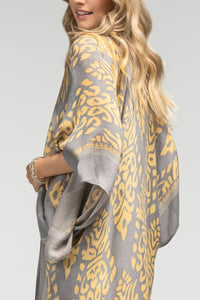 Honeycomb Damask Print Kimono In Grey